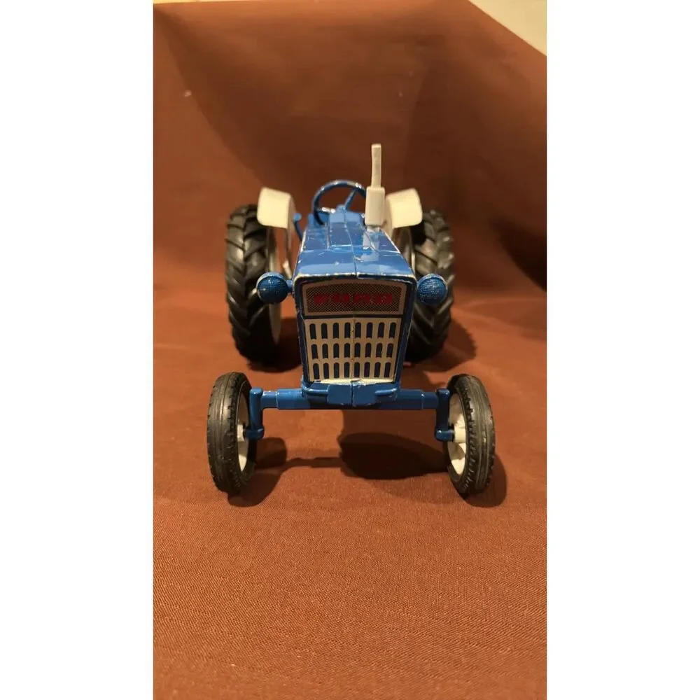 Ertl Ford 4000 Wide- Front Tractor w/ 3-Point Hitch 1/16